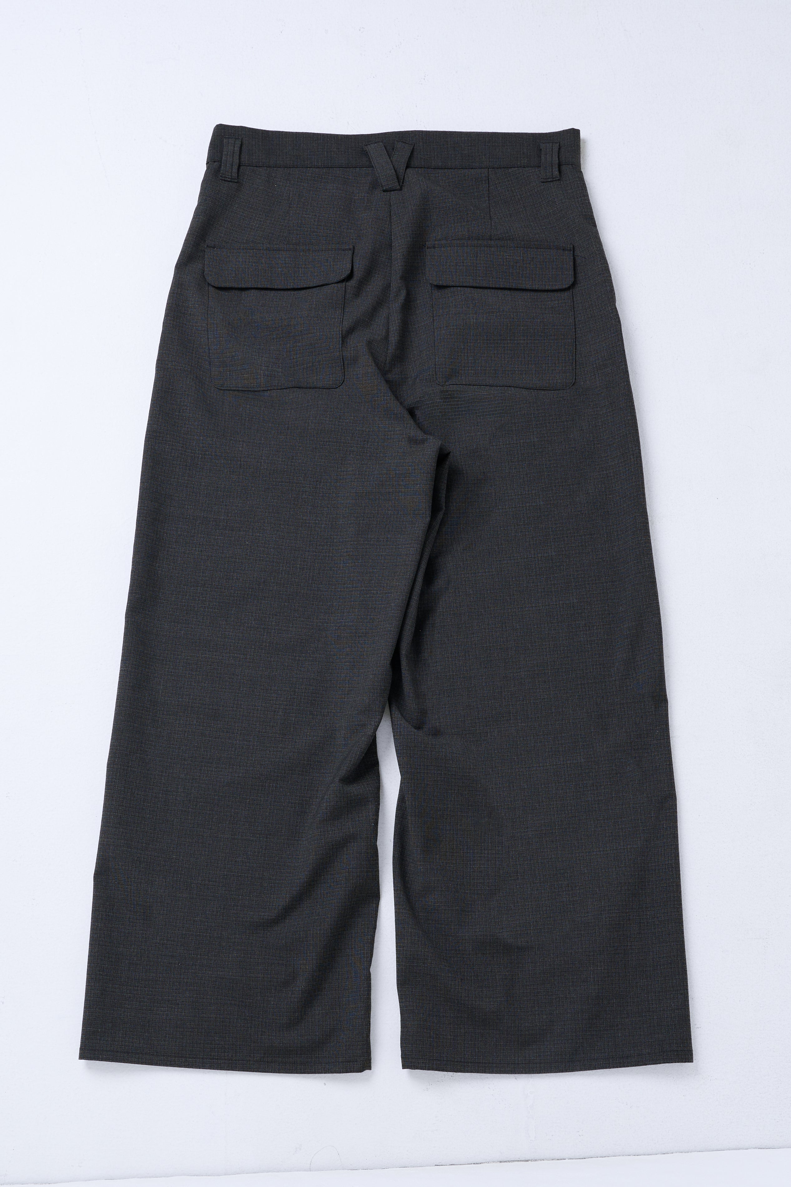 Knee Tuck Slacks