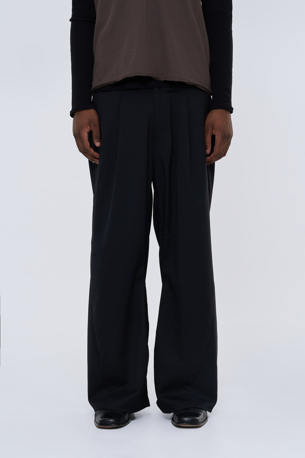 Knee Tuck Slacks