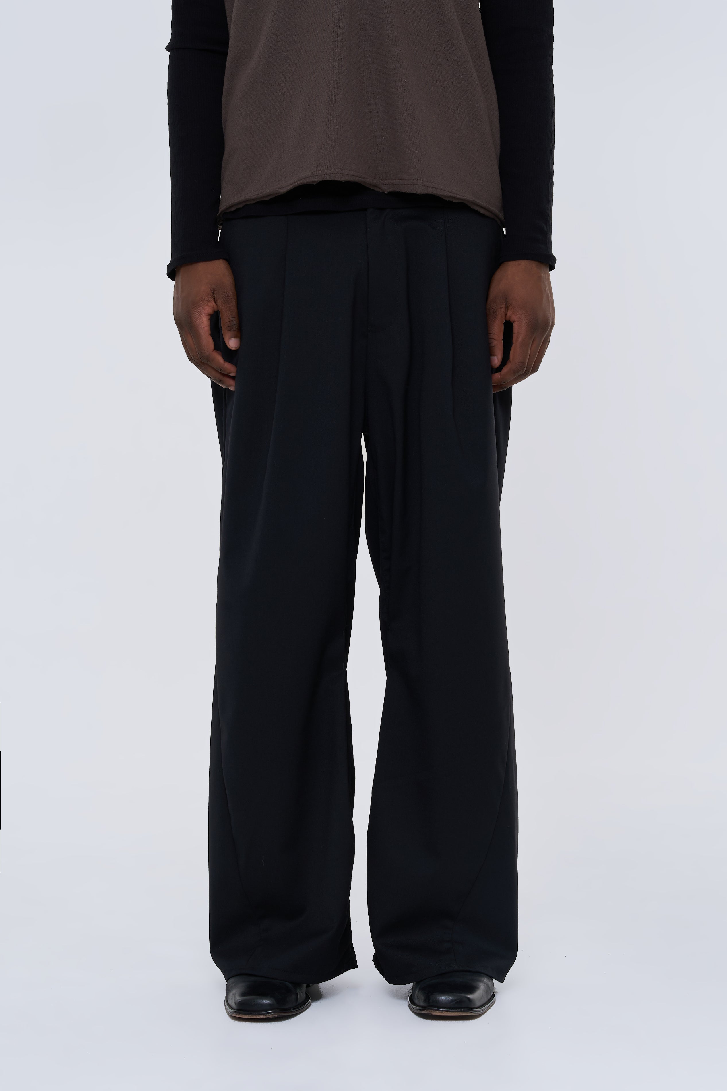 Knee Tuck Slacks