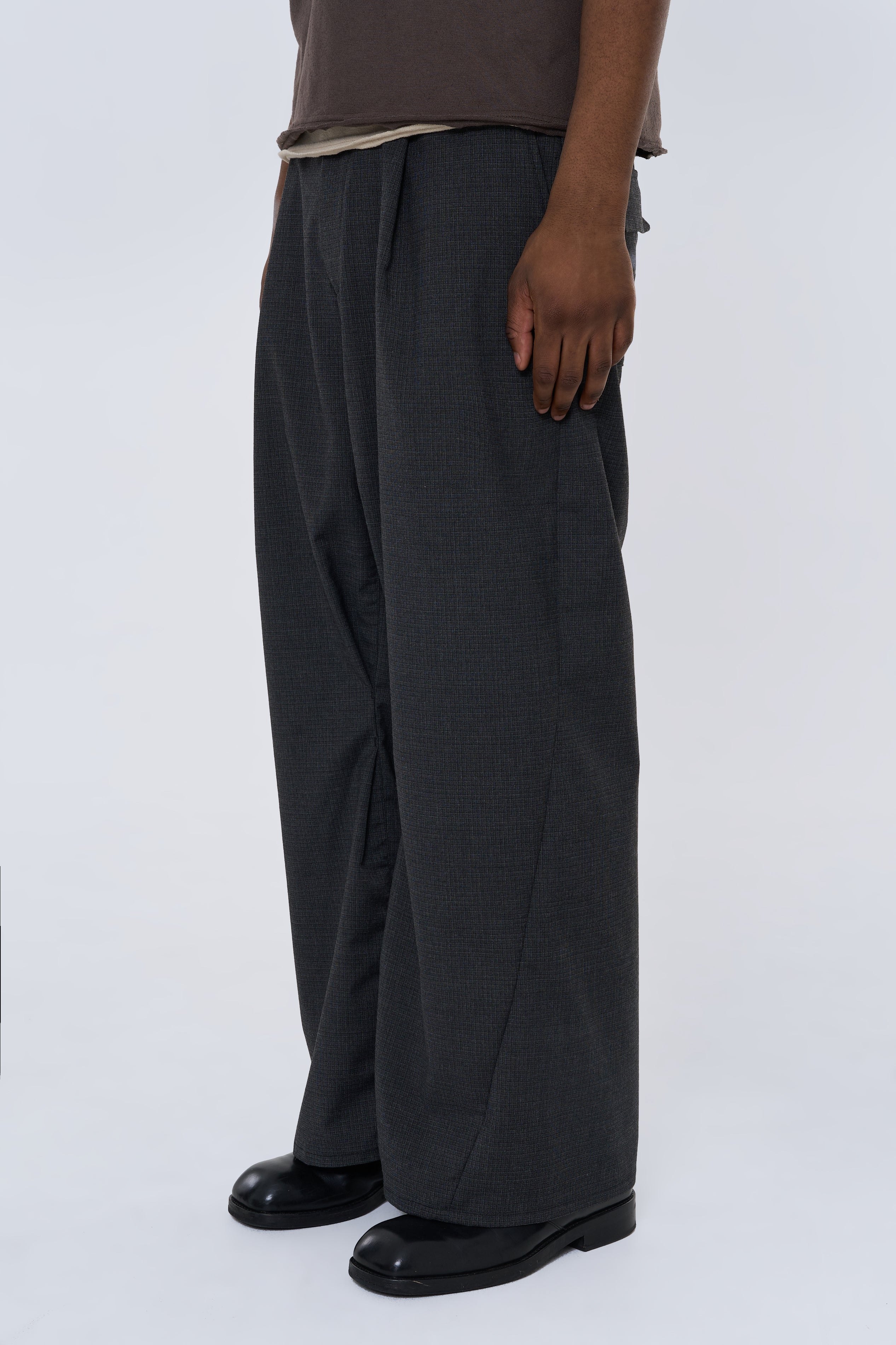Knee Tuck Slacks