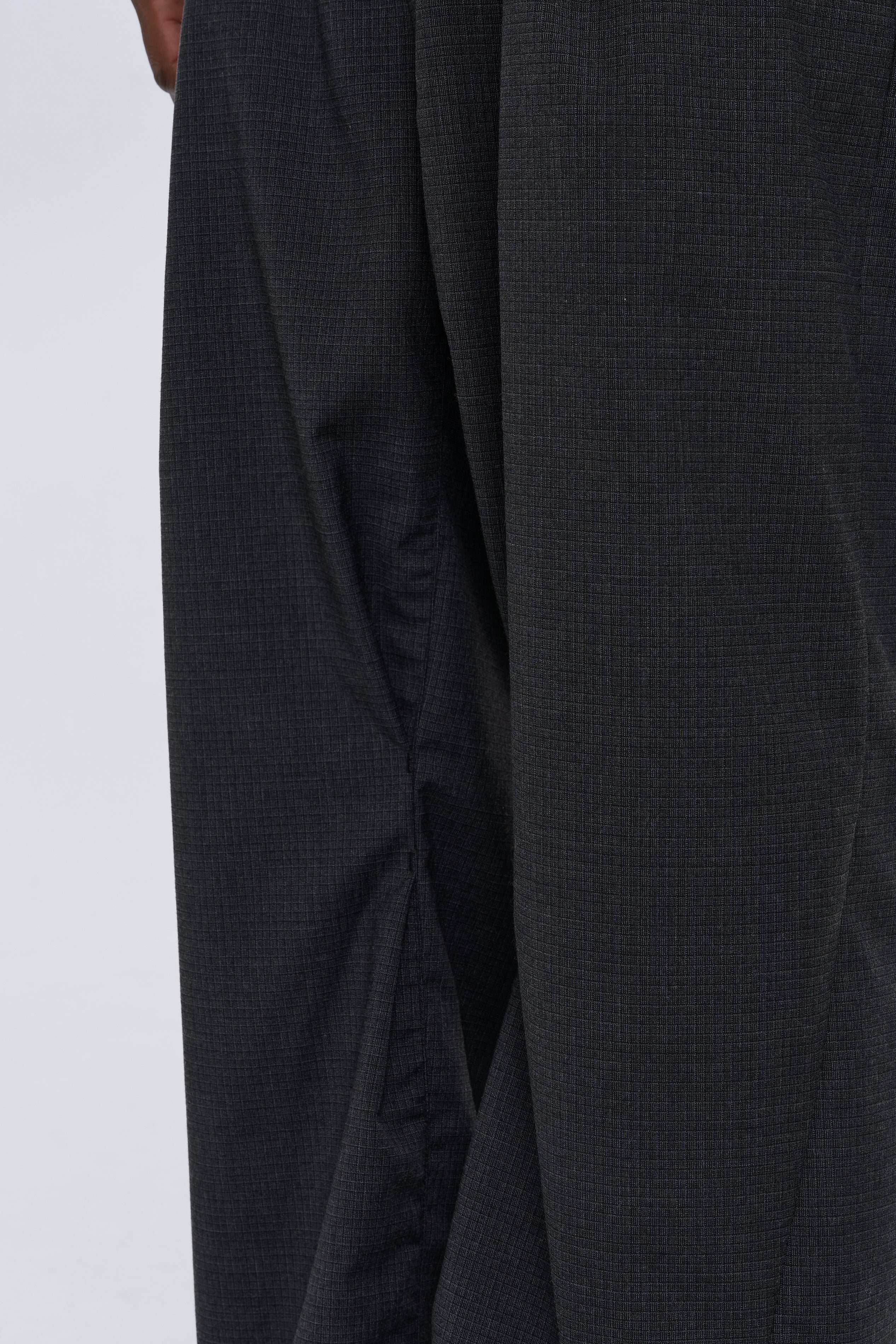 Knee Tuck Slacks